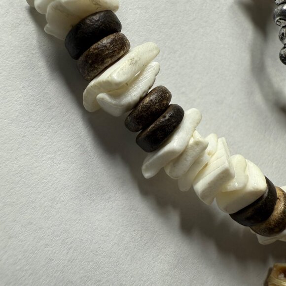 Handmade Beaded Shell Necklace Faux Bone Tooth Pendant & Barrel Clasp - Picture 16 of 16